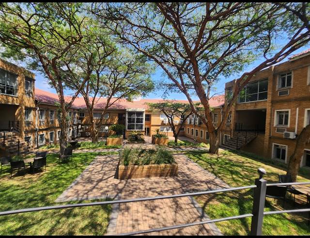 662M² OFFICE TO LET IN HALFWAY GARDENS